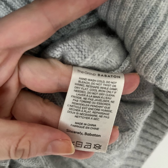 Aritzia The Group by Babaton - Cropped Merino Wool Cable-knit Gray Sweater - Picture 13 of 13